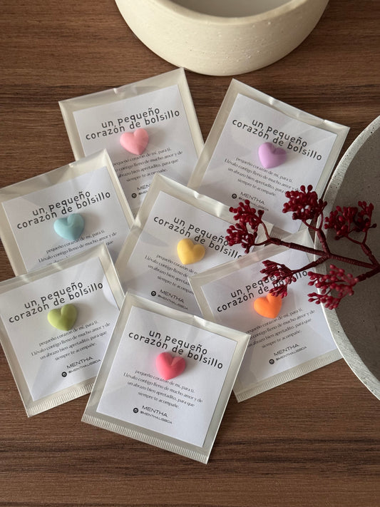 Set of 3 xi-hearts 🤍