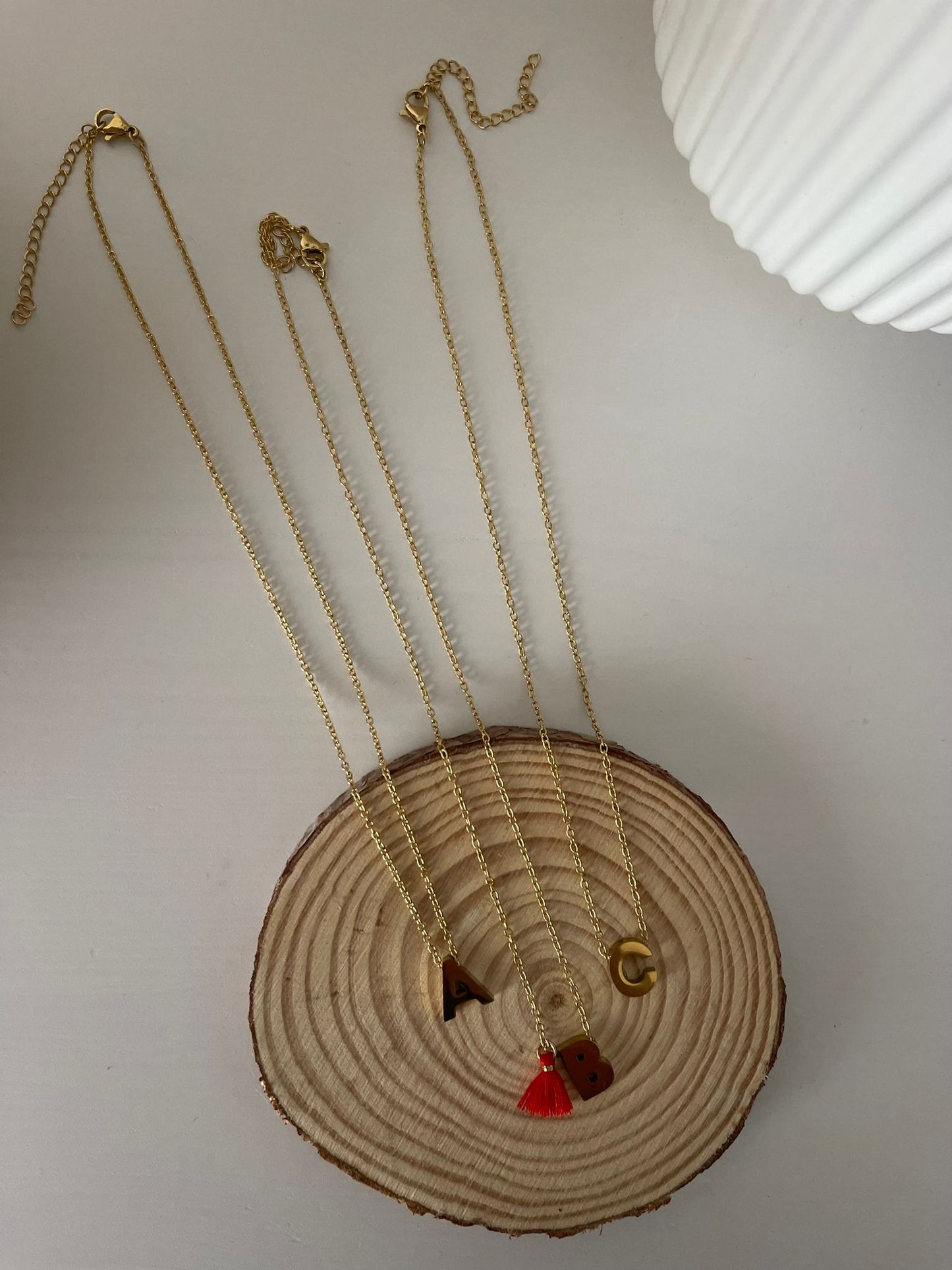 Fio personalizado com inicial (com pompom) | Personalized yarn with initial (with pompom)