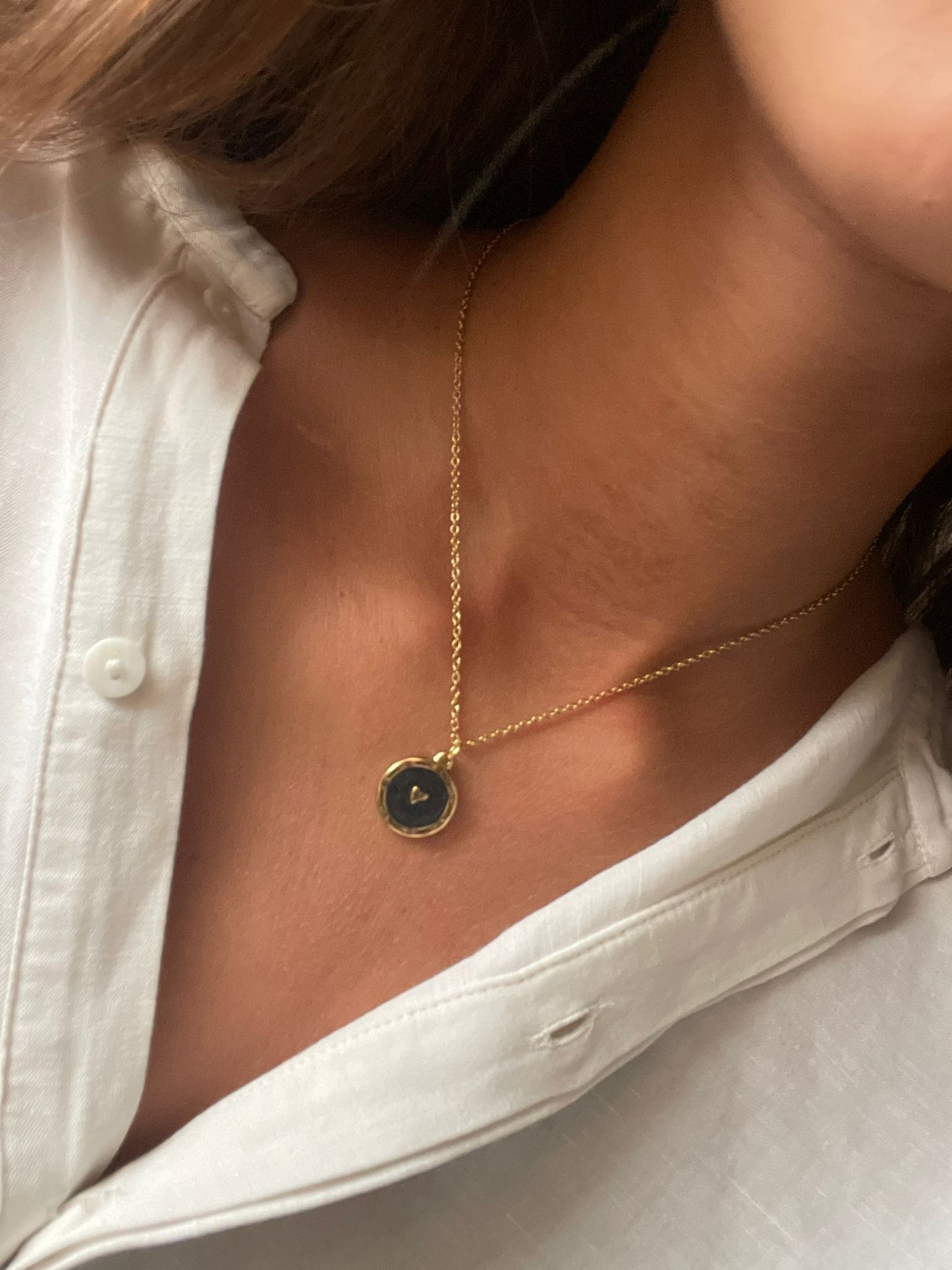 Fio com pendente redondo | Necklace with round pendant