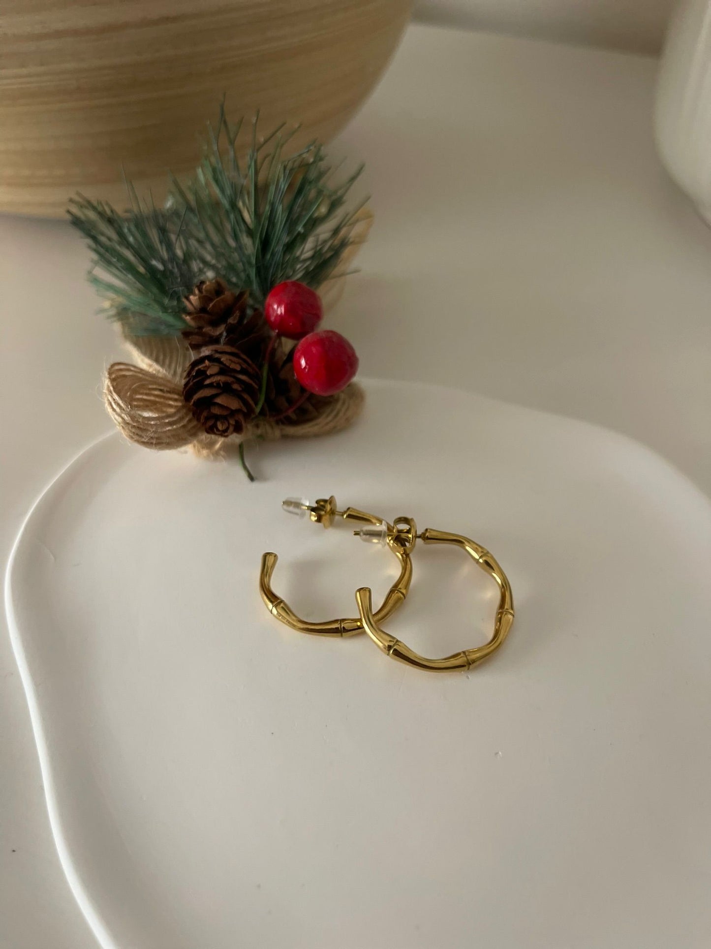 Brincos 100% aço inoxidável em dourado | 100% stainless steel earrings in gold