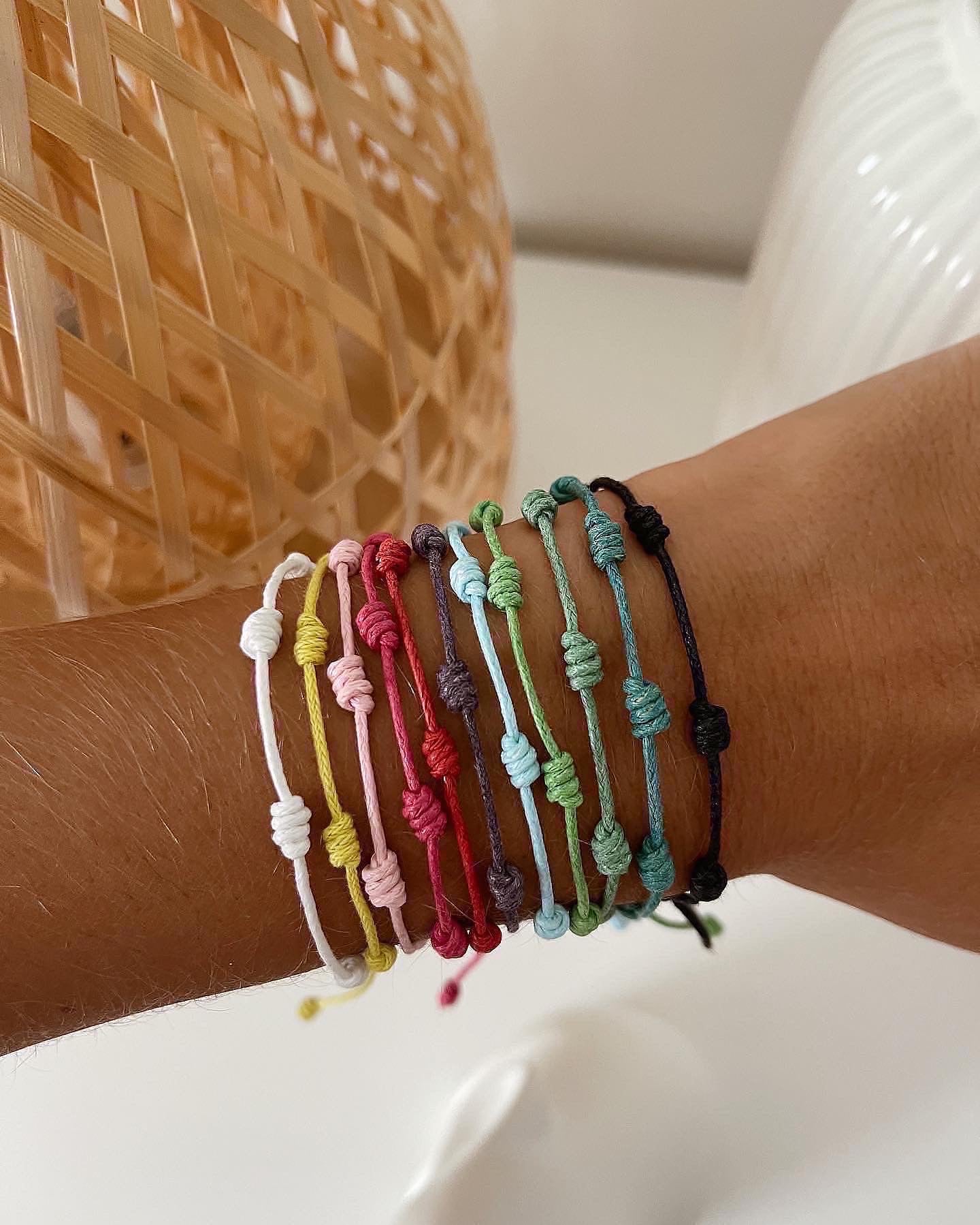 Conjunto de 4 pulseiras com 7 nós (sem pendentes) | Set of 4 Bracelets with 7 knots (without pendants)