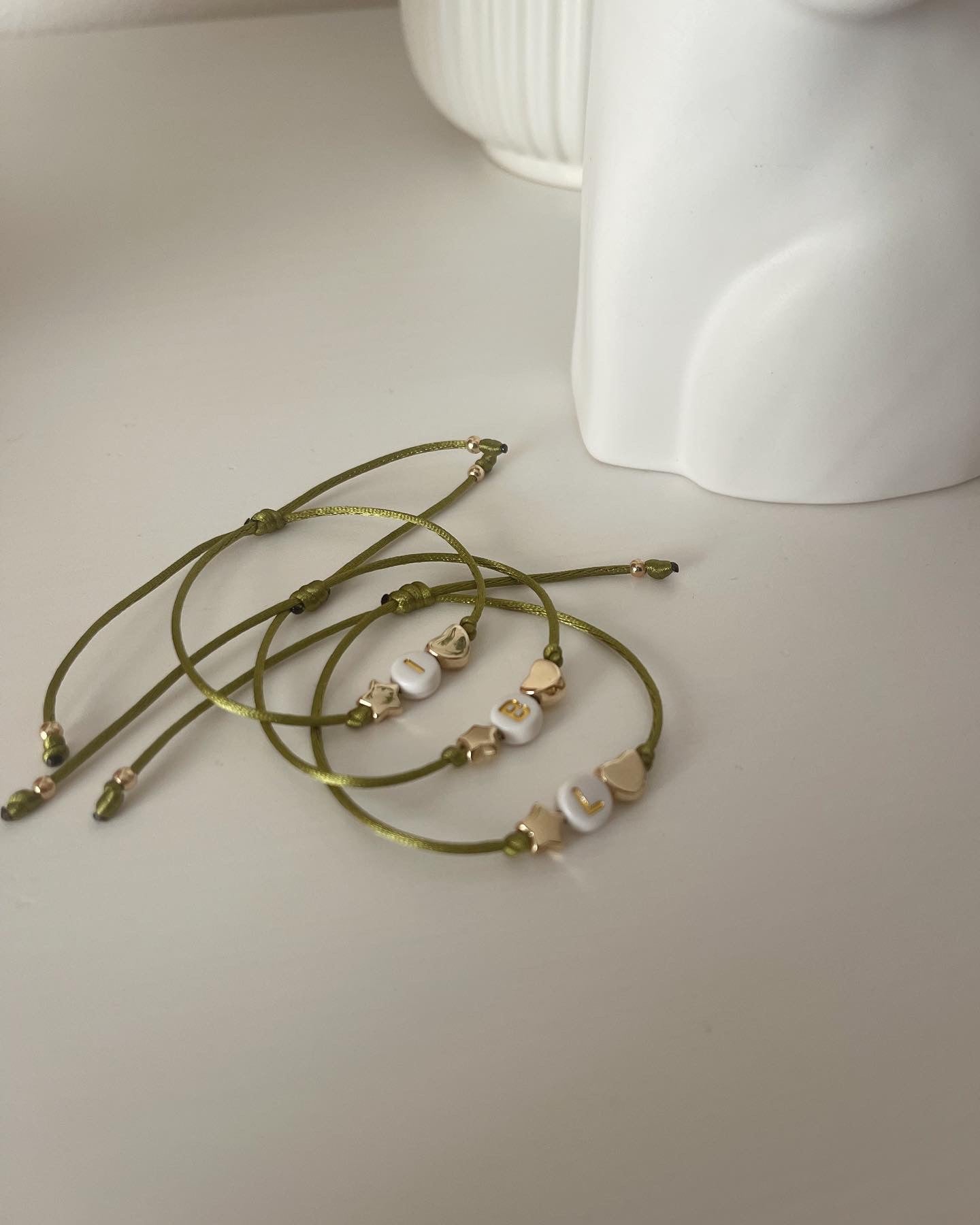 Pulseira personalizada com letra // Personalized bracelet with letter