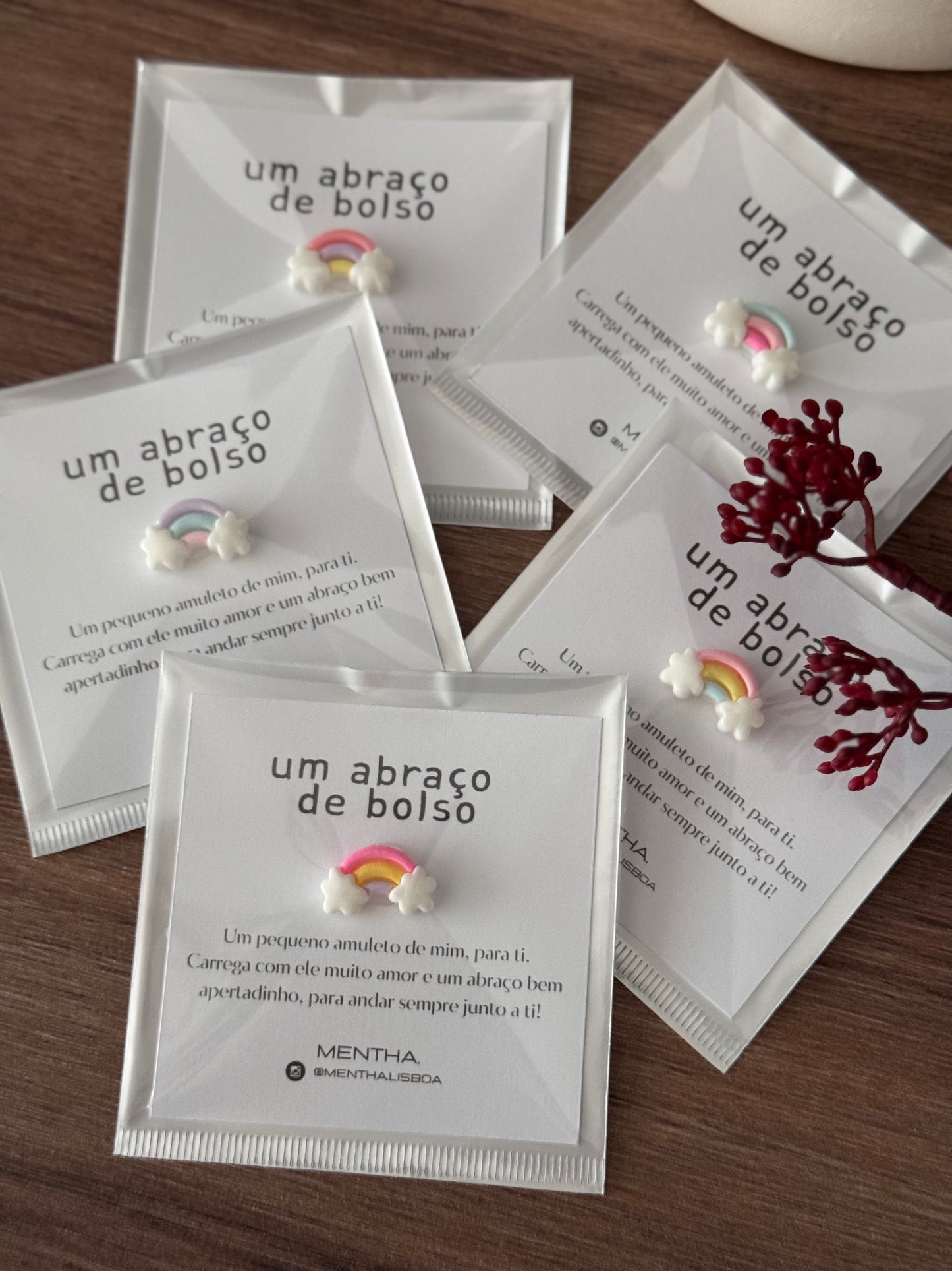 Amuletos Arco-Íris (3 aleatórios diferentes) | Amuletos Arcoíris (3 diferentes al azar)