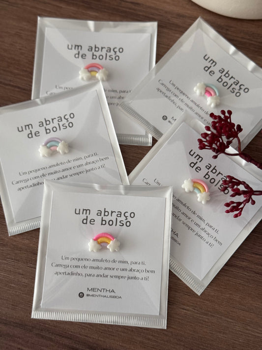 Amuletos Arco-Íris (3 aleatórios diferentes) | Amuletos Arcoíris (3 diferentes al azar)