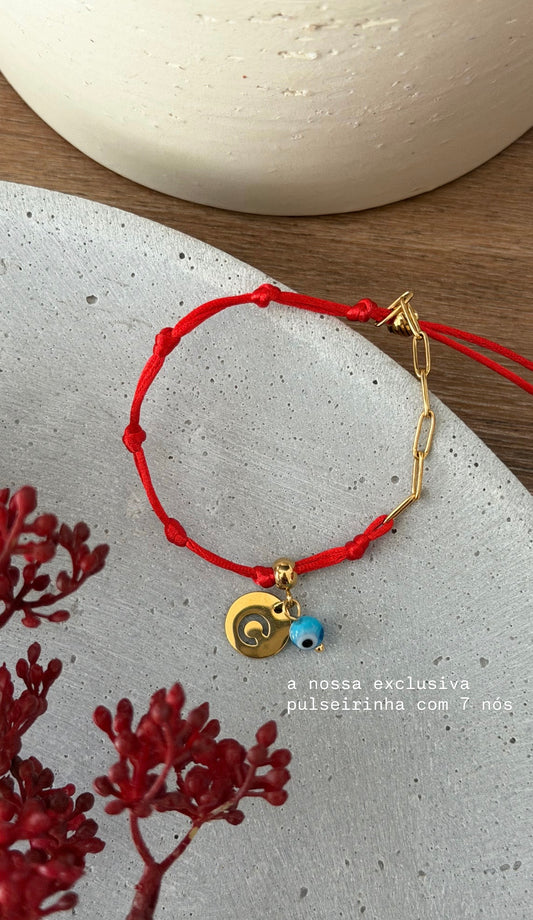 MODELO EXCLUSIVO: a nova pulseira com 7 nós com inicial e amuleto