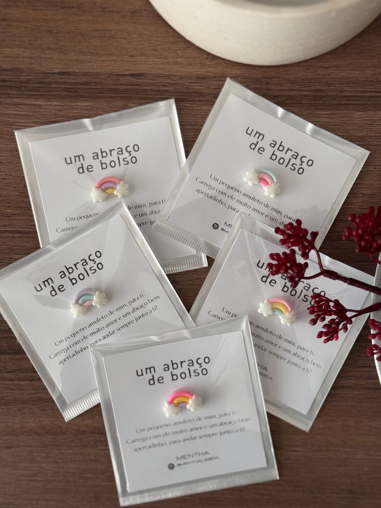 Amuletos Arco-Íris (3 aleatórios diferentes) | Amuletos Arcoíris (3 diferentes al azar)