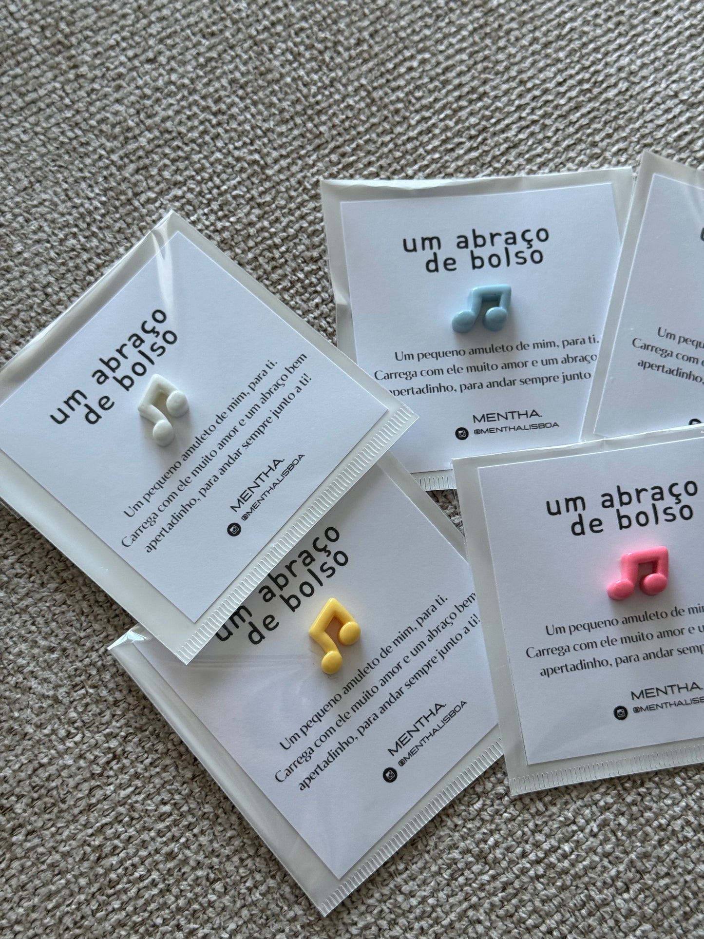 Conjunto 🎵 🎶: 3 charms aleatorios