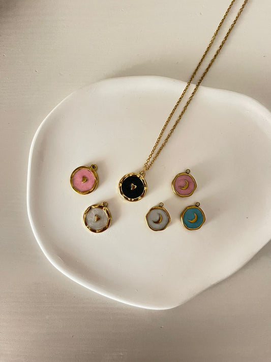 Fio com pendente redondo | Necklace with round pendant