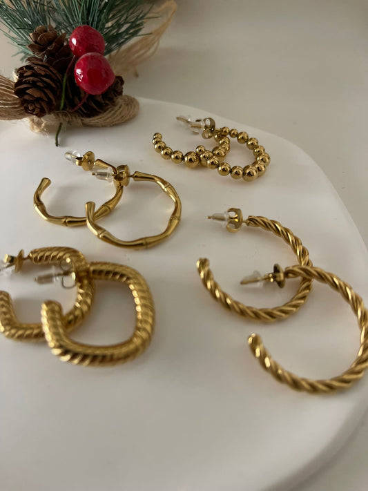 Brincos 100% aço inoxidável em dourado | 100% stainless steel earrings in gold