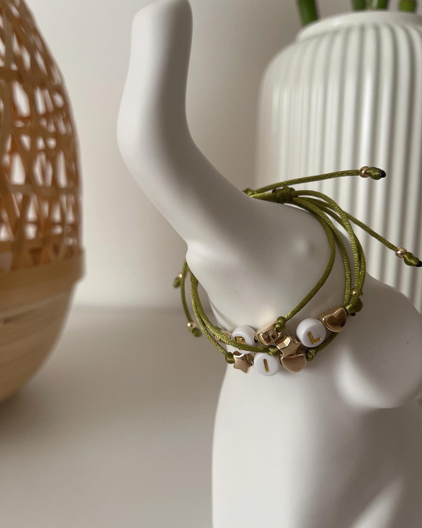 Pulseira personalizada com letra // Personalized bracelet with letter